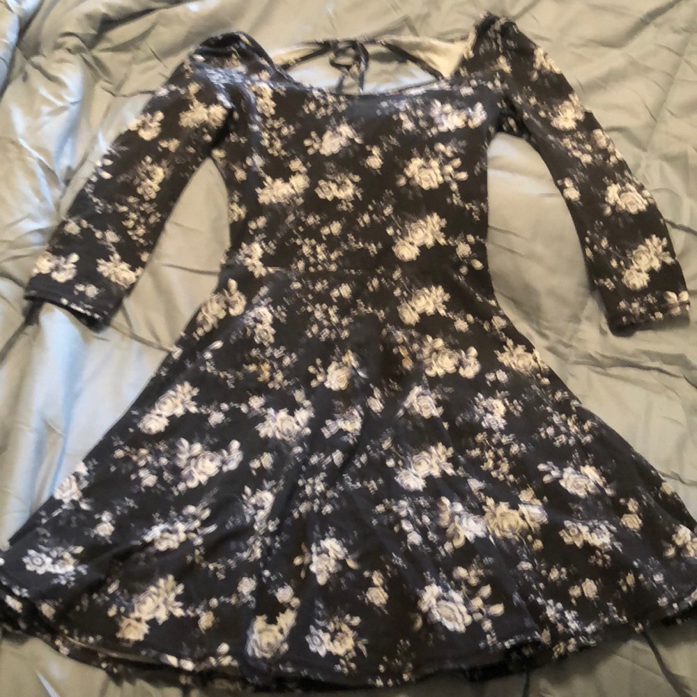AEO dress - gray w/ white flowers